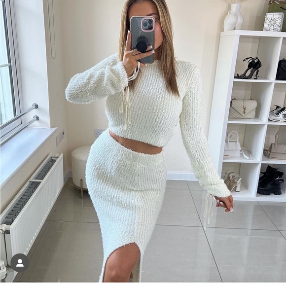 Zara 2-Piece Faux Fur Sweatshirt and Skirt - Picture 5 of 16